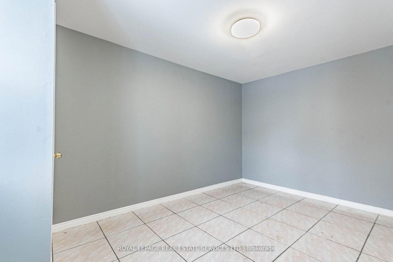 1160 Dufferin Toronto,ON M6H 4B8 — Photo 17