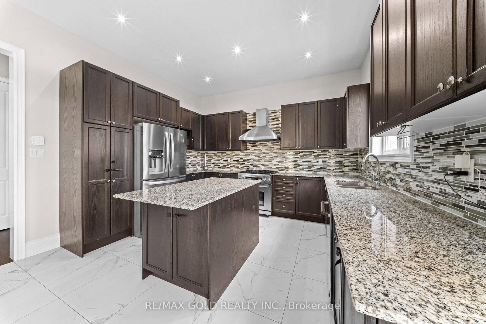 54 Gordon Randle Drive • Brampton, ON photo 11