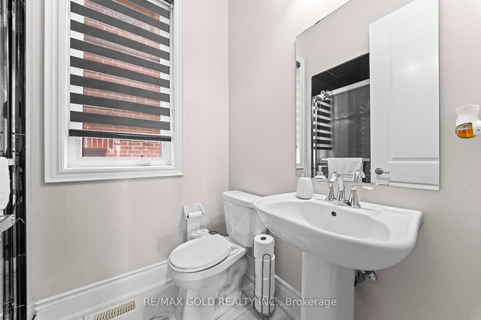 54 Gordon Randle Drive • Brampton, ON photo 15