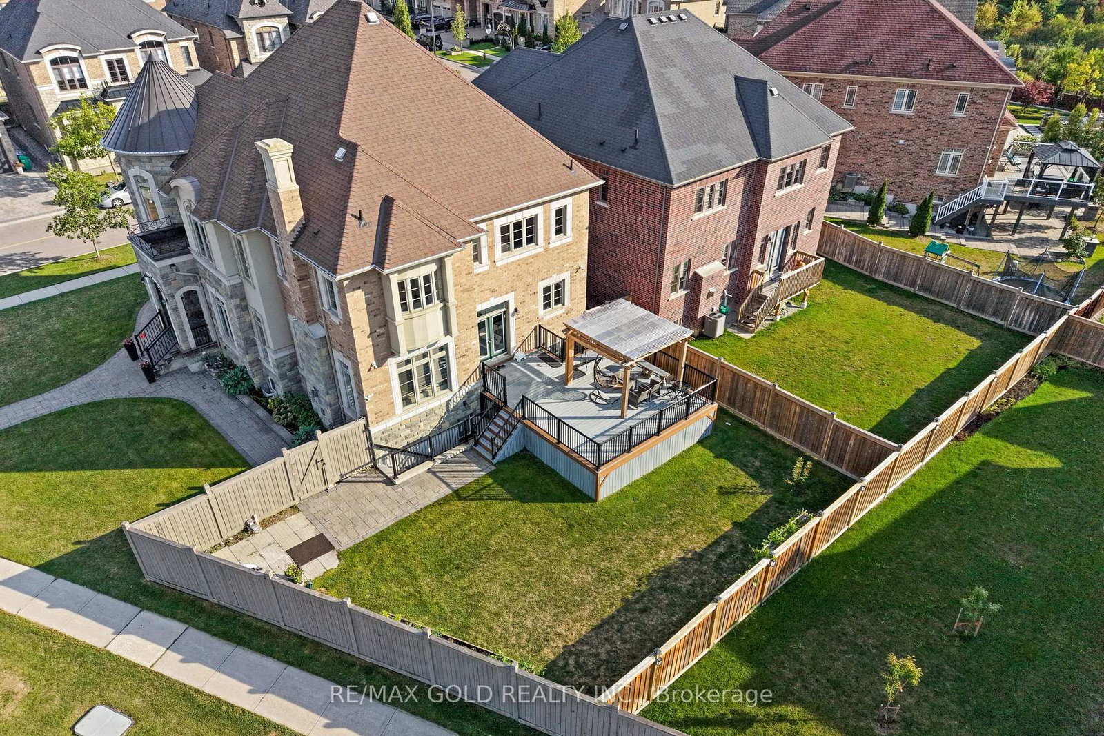 54 Gordon Randle Drive • Brampton, ON photo 38
