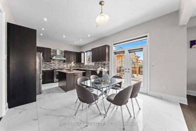 54 Gordon  Randle Drive • Brampton, ON photo 8