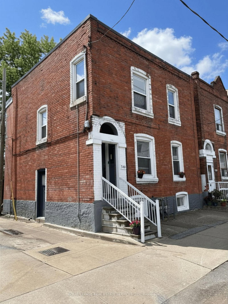 740 Lansdowne Avenue