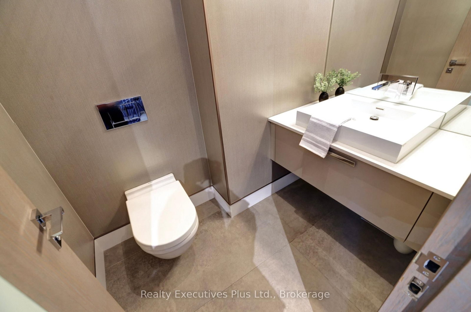 125 George Street • Oakville, ON photo 31