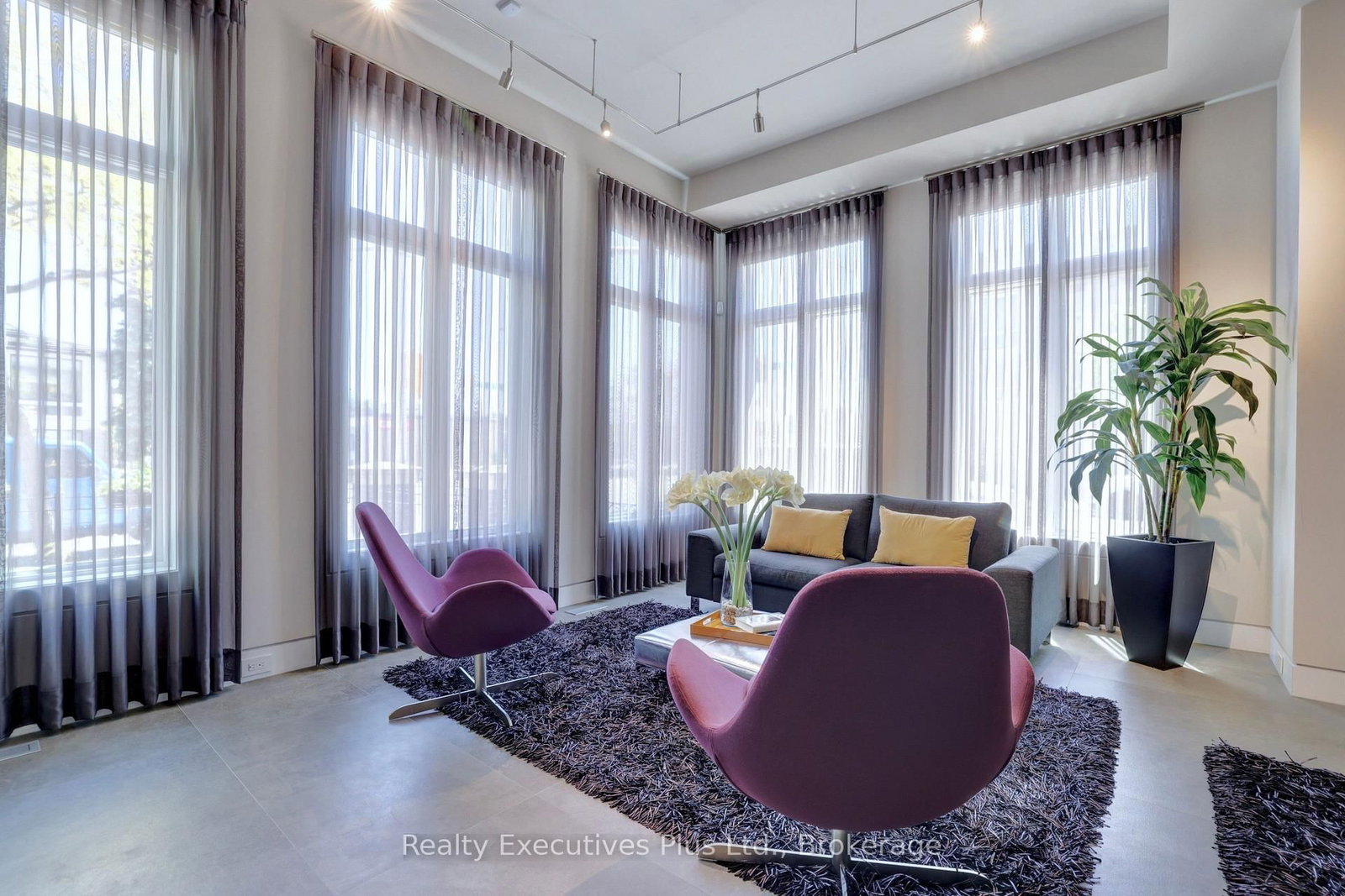 125 George Street • Oakville, ON photo 6
