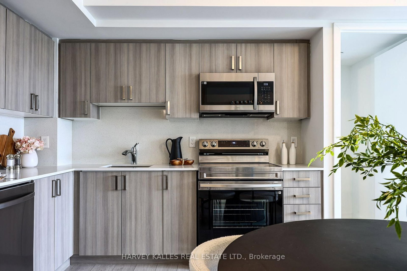 556 Marlee Avenue • #606 • Toronto, ON photo 5
