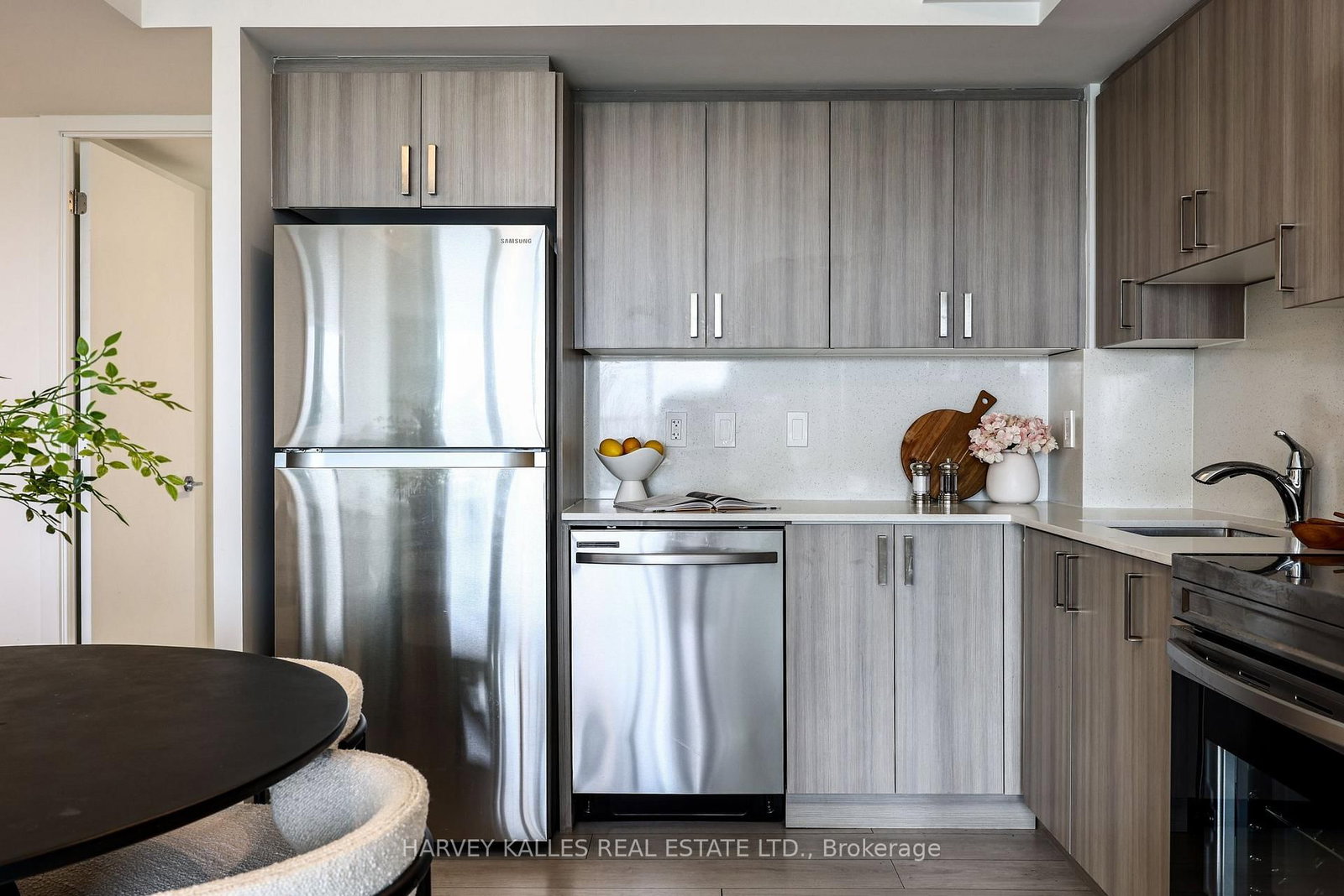 556 Marlee Avenue • #606 • Toronto, ON photo 6
