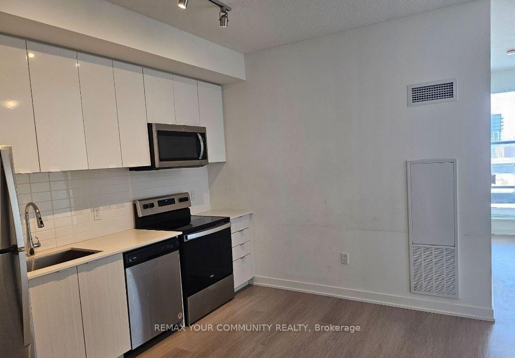 859 The Queensway • #307 • Toronto, ON photo 4