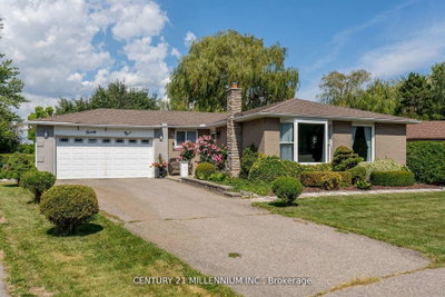 20 Dunblaine Crescent • Brampton, ON photo 2