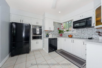 20 Dunblaine Crescent • Brampton, ON photo 9