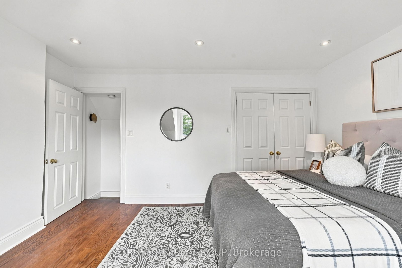 298 Garden Avenue • Toronto, ON photo 22