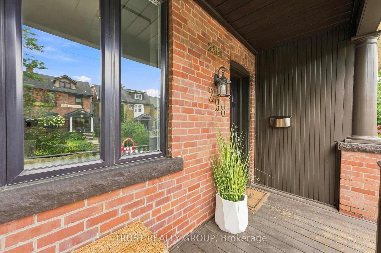 298 Garden Avenue • Toronto, ON photo 6