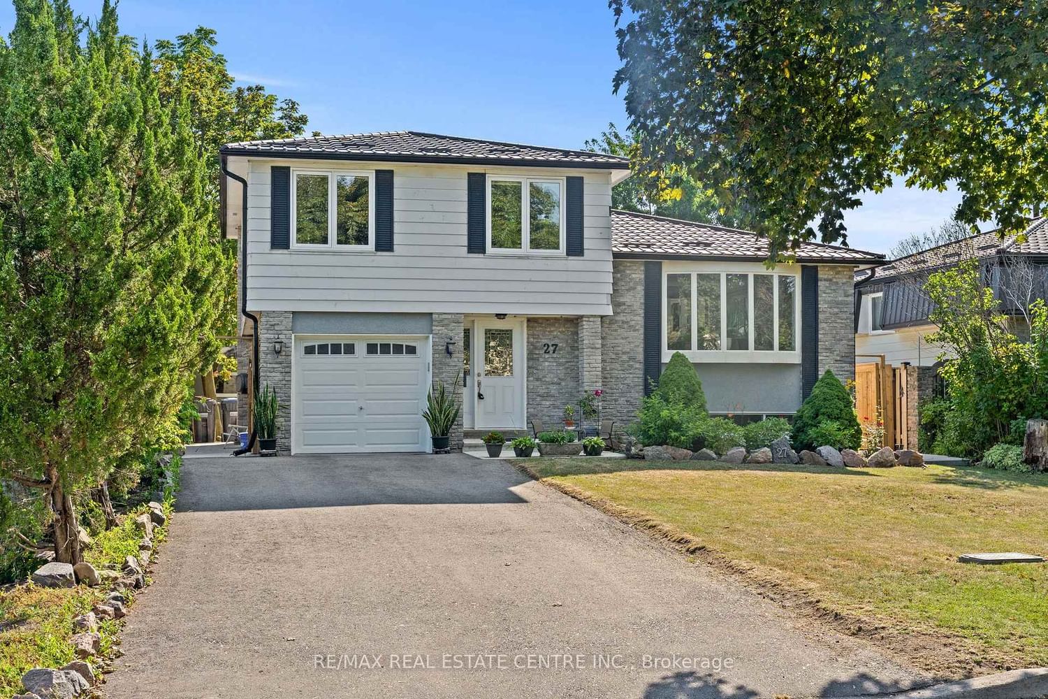 27 Jefferson Road • Brampton, ON photo 1