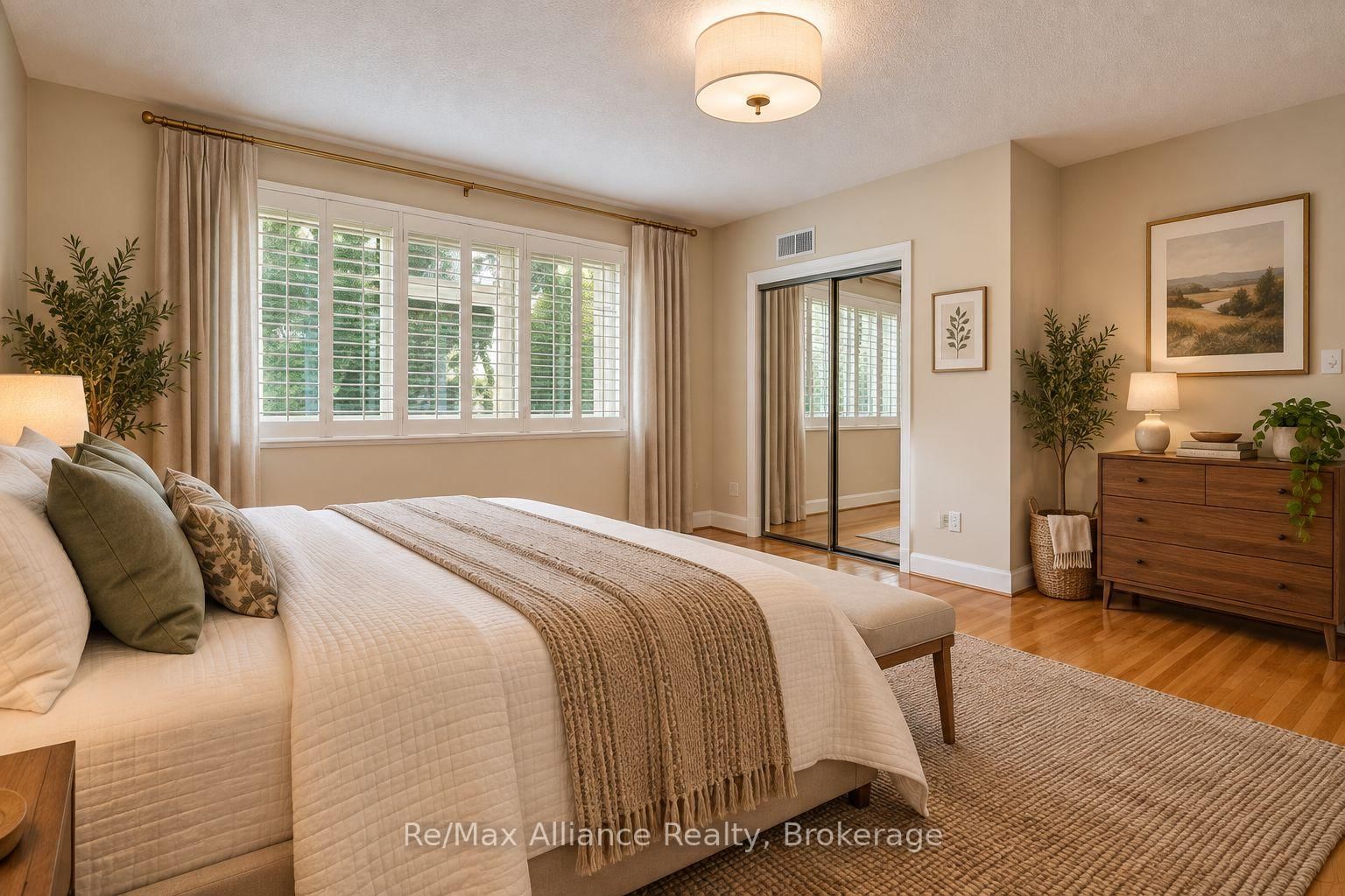 410 The Kingsway • Toronto, ON photo 25