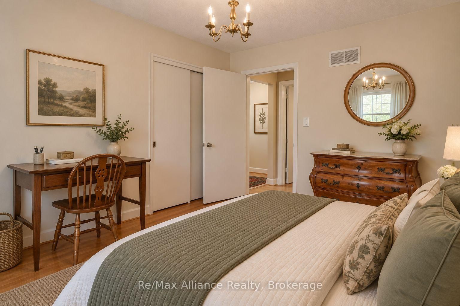 410 The Kingsway • Toronto, ON photo 28