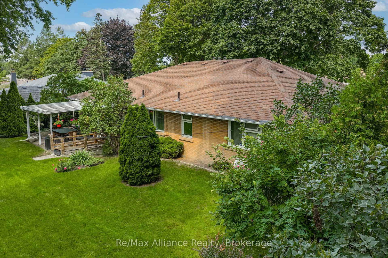 410 The Kingsway • Toronto, ON photo 35