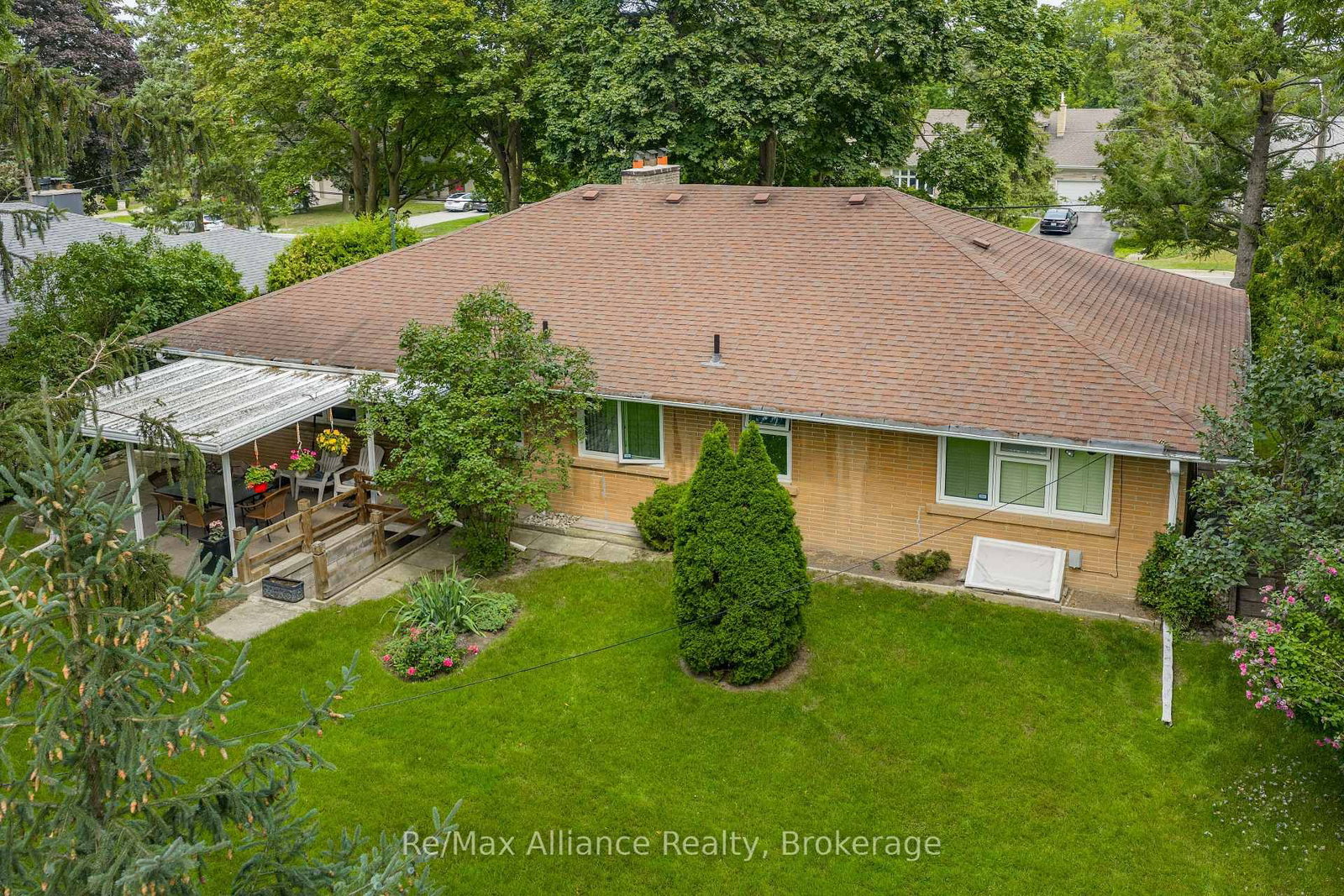 410 The Kingsway • Toronto, ON photo 36