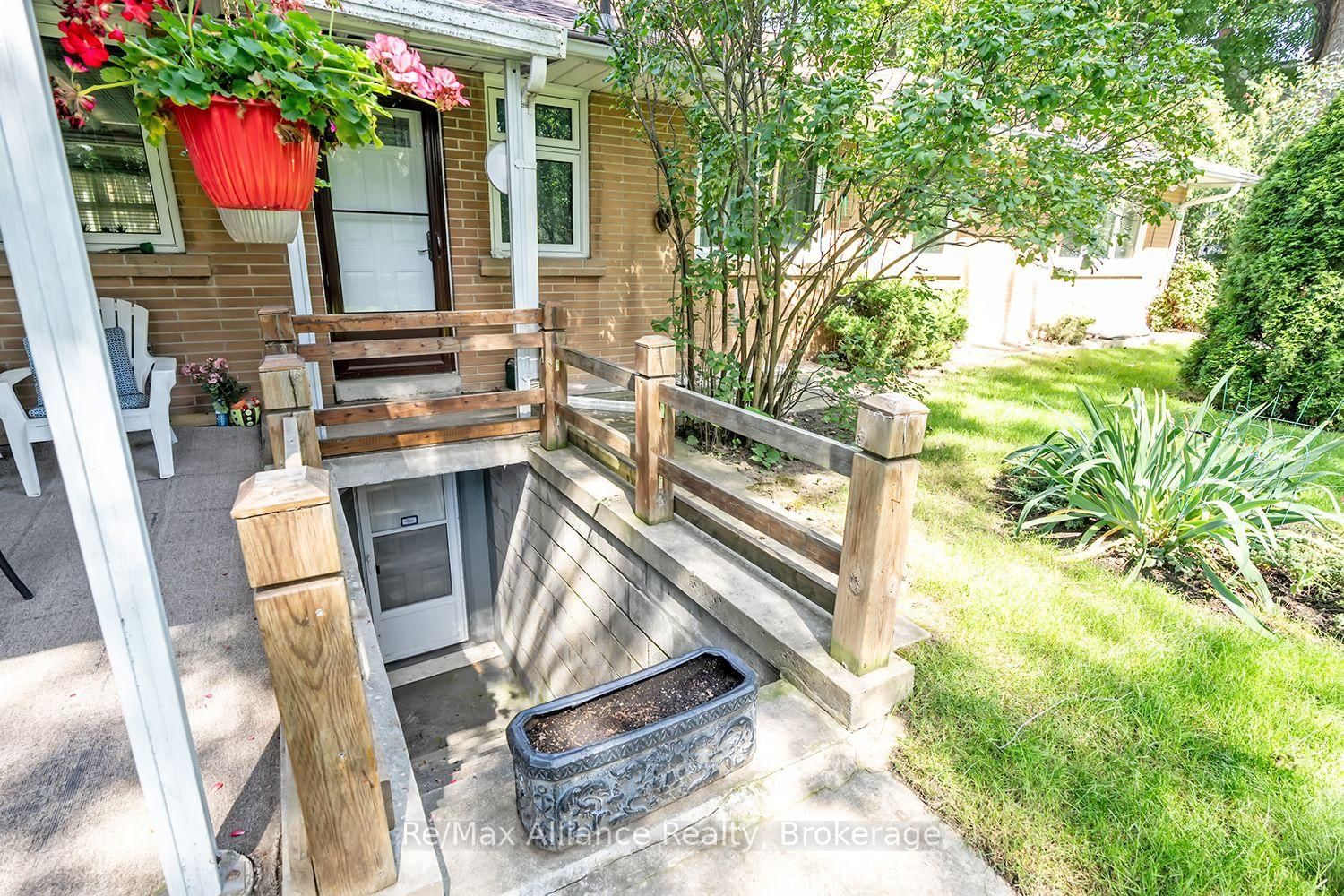 410 The Kingsway • Toronto, ON photo 41