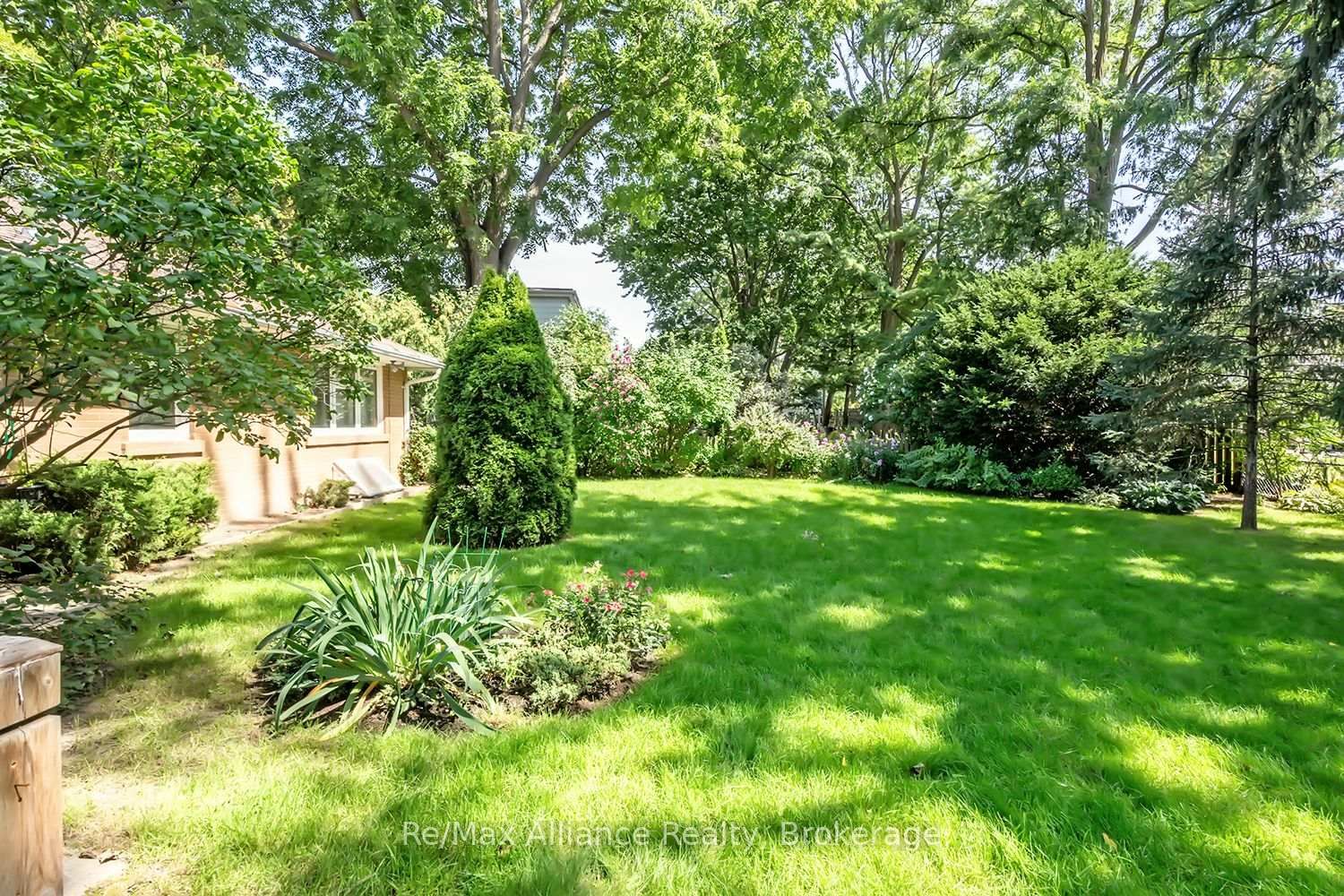410 The Kingsway • Toronto, ON photo 45