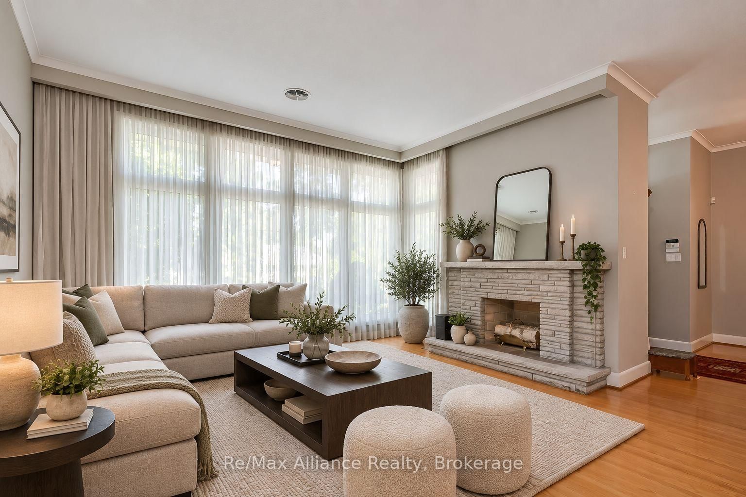 410 The Kingsway • Toronto, ON photo 5