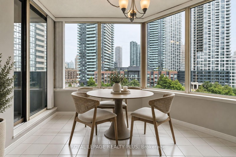 350 Rathburn Mississauga,ON L5B 3Y2 — Photo 18