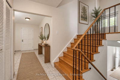 2454 Woking Crescent • Mississauga, ON photo 6