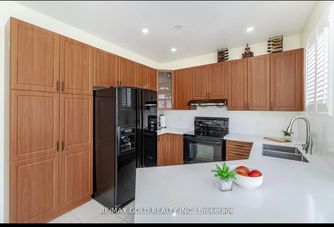 16 Mario Brampton,ON L6P 1N1 — Photo 10