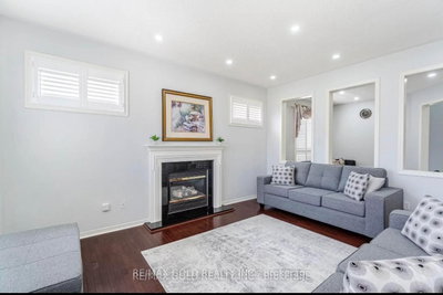 16 Mario Brampton,ON L6P 1N1 — Photo 2