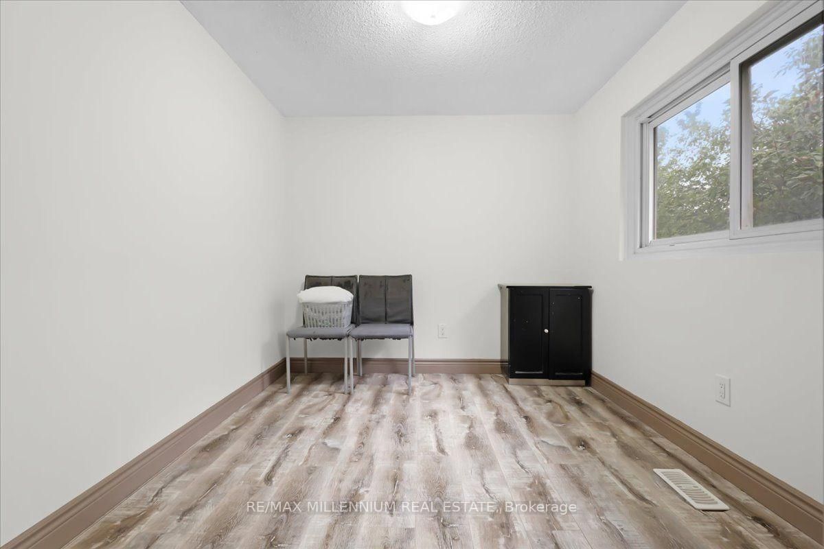 26 Talbot Street • Brampton, ON photo 12