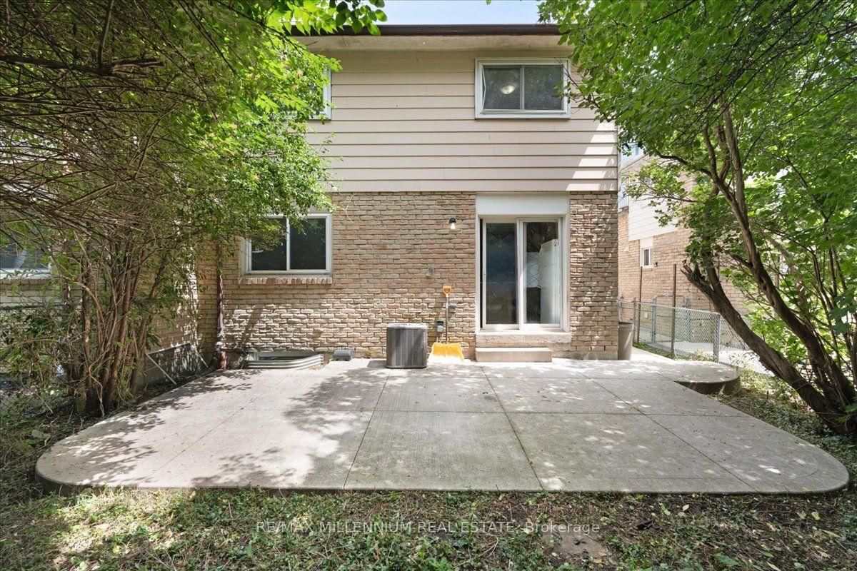 26 Talbot Street • Brampton, ON photo 28