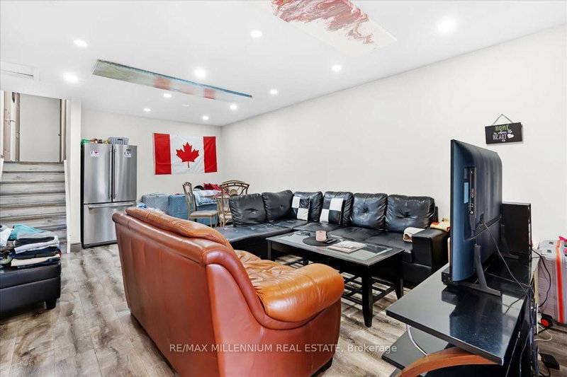 26 Talbot Brampton,ON L6X 2P5 — Photo 7