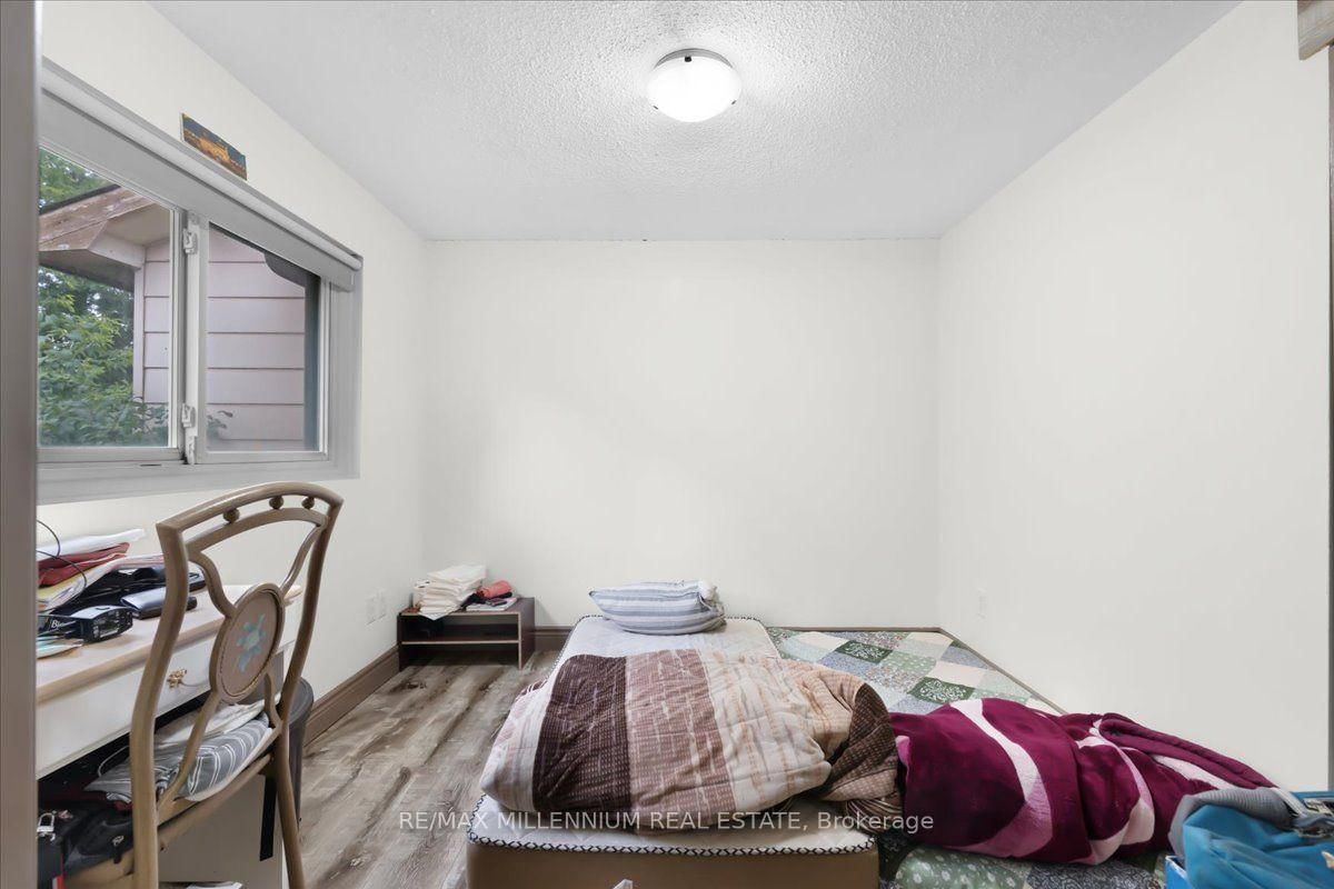 26 Talbot Street • Brampton, ON photo 9