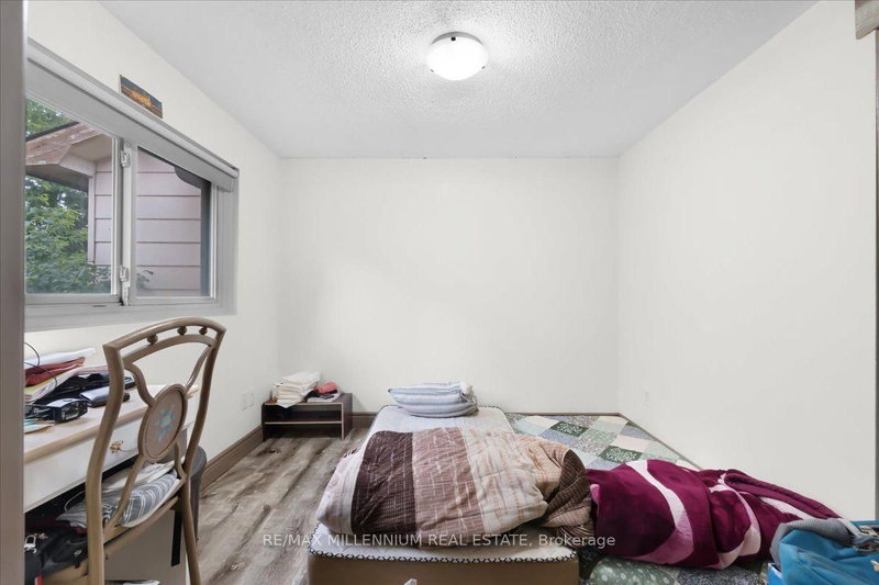 26 Talbot Brampton,ON L6X 2P5 — Photo 9