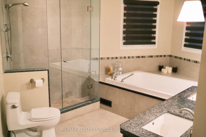 3975 Seebring Mississauga,ON L5L 3Y1 — Photo 13