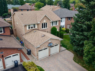 3975 Seebring Crescent • Mississauga, ON photo 3