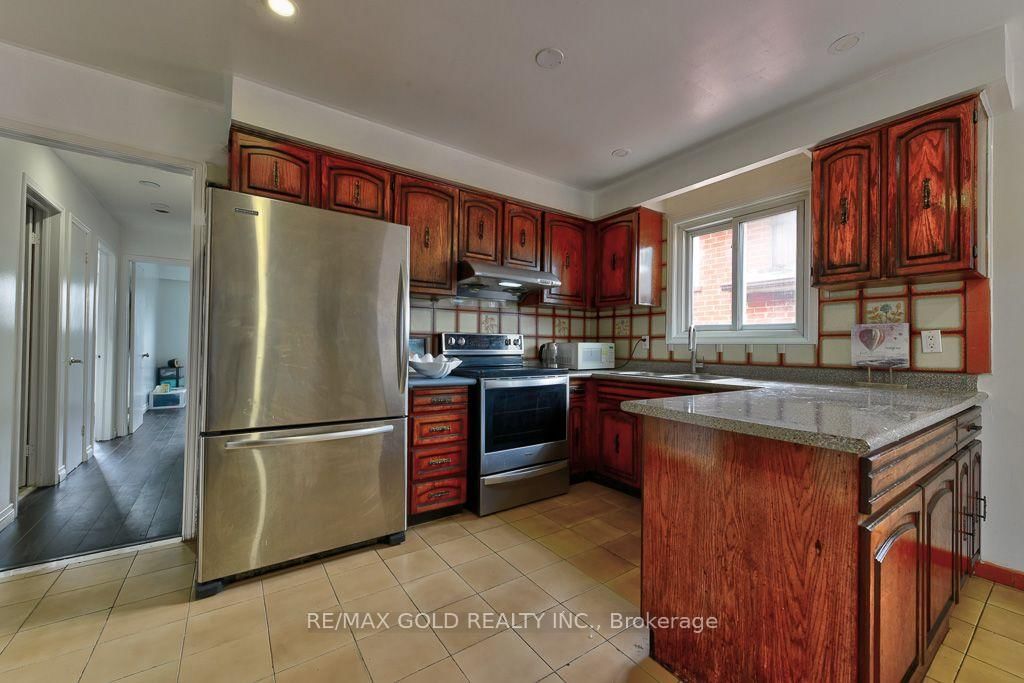22 Kittiwake Avenue • Toronto, ON photo 14
