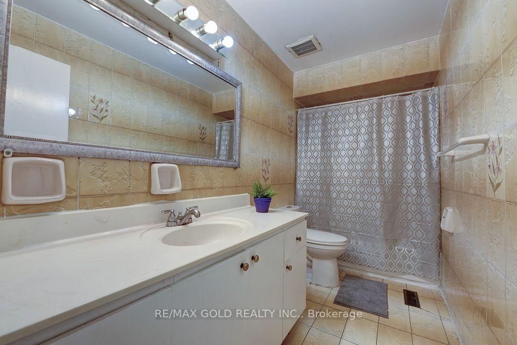22 Kittiwake Avenue • Toronto, ON photo 25