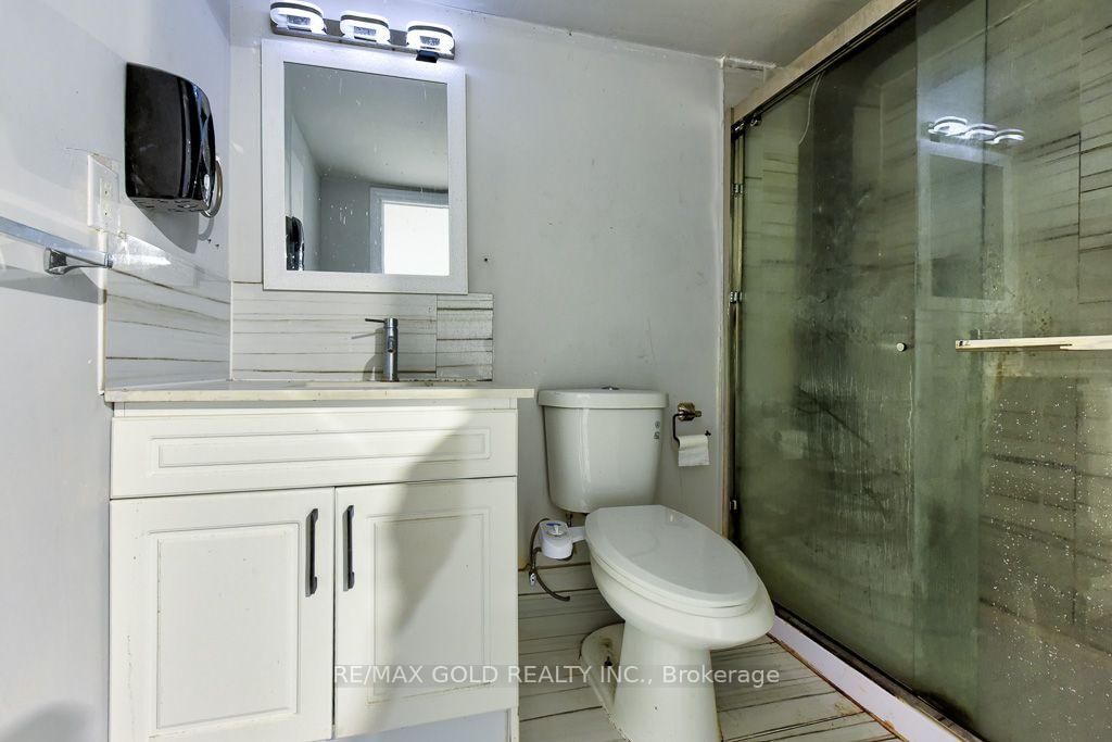 22 Kittiwake Avenue • Toronto, ON photo 26