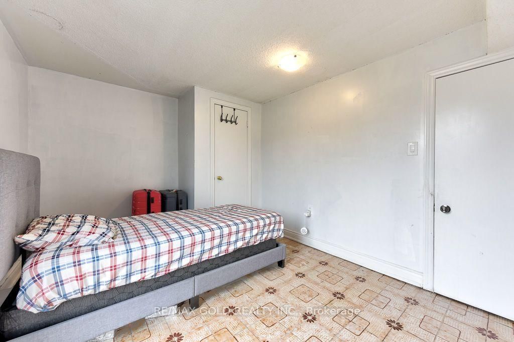 22 Kittiwake Avenue • Toronto, ON photo 30