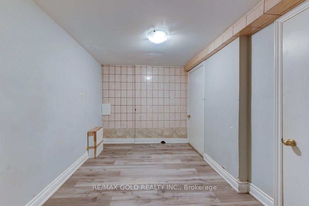 22 Kittiwake Avenue • Toronto, ON photo 31