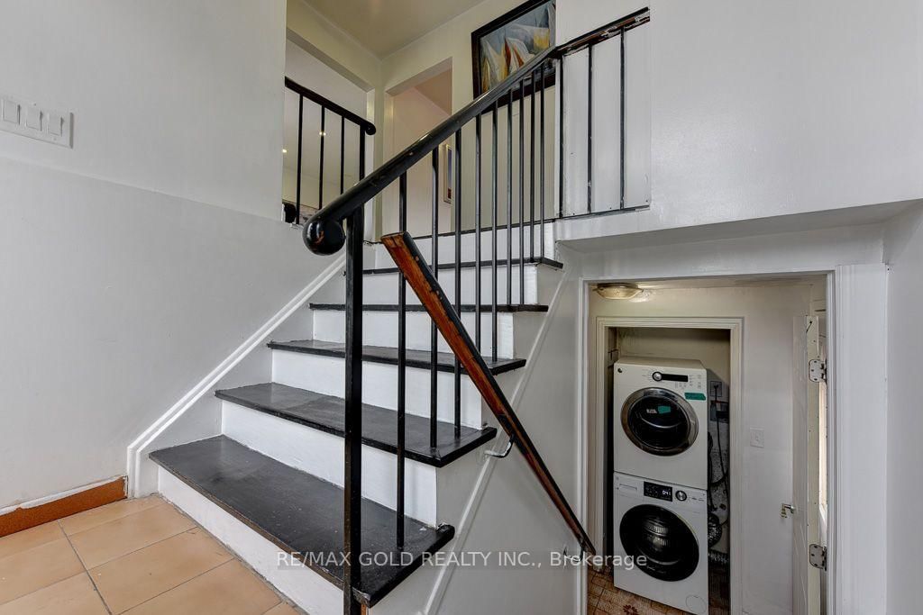 22 Kittiwake Avenue • Toronto, ON photo 32