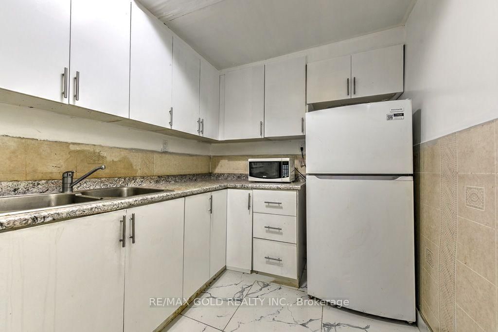 22 Kittiwake Avenue • Toronto, ON photo 35