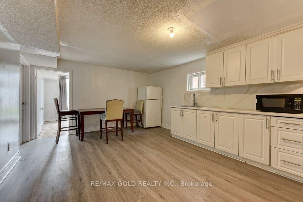 22 Kittiwake Avenue • Toronto, ON photo 36