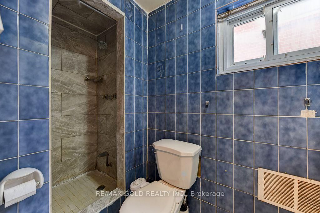22 Kittiwake Avenue • Toronto, ON photo 40