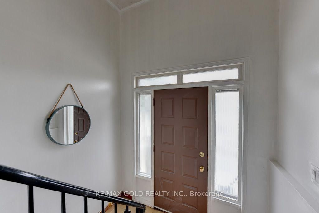 22 Kittiwake Avenue • Toronto, ON photo 5