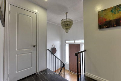 22 Kittiwake Avenue • Toronto, ON photo 6