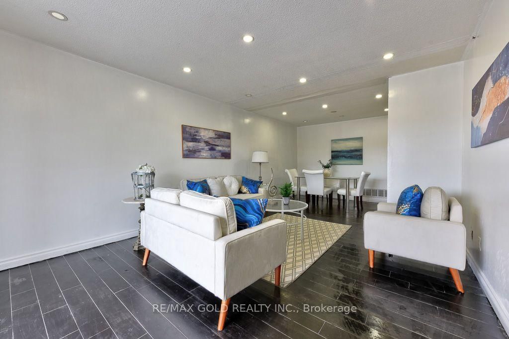 22 Kittiwake Avenue • Toronto, ON photo 8