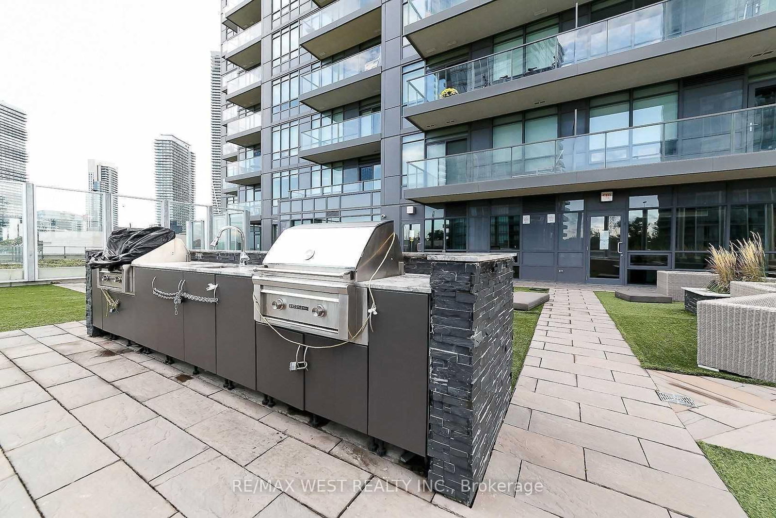 36 Park Lawn Road • #2107 • Toronto, ON photo 10