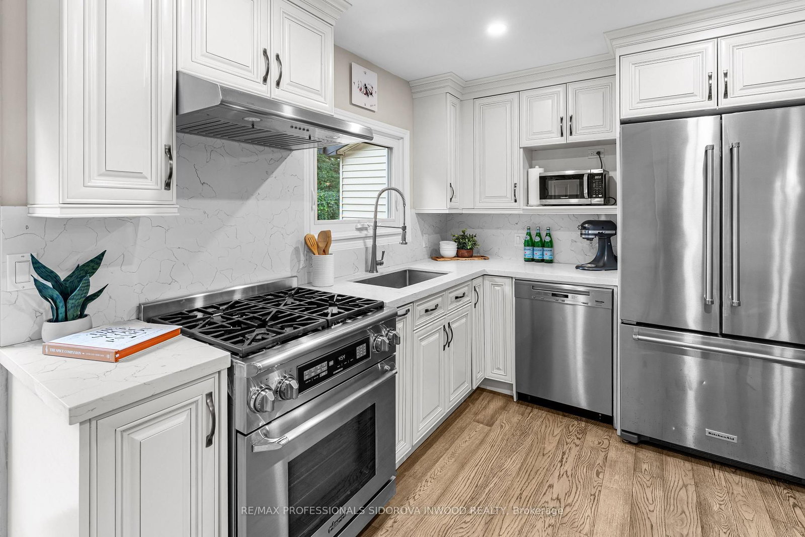 19 Harshaw Avenue • Toronto, ON photo 9