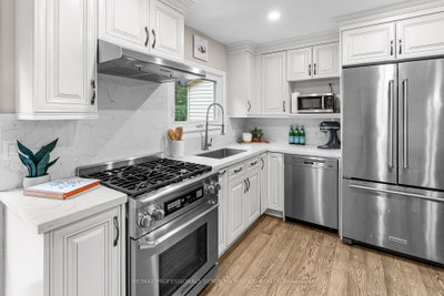 19 Harshaw Avenue • Toronto, ON photo 9