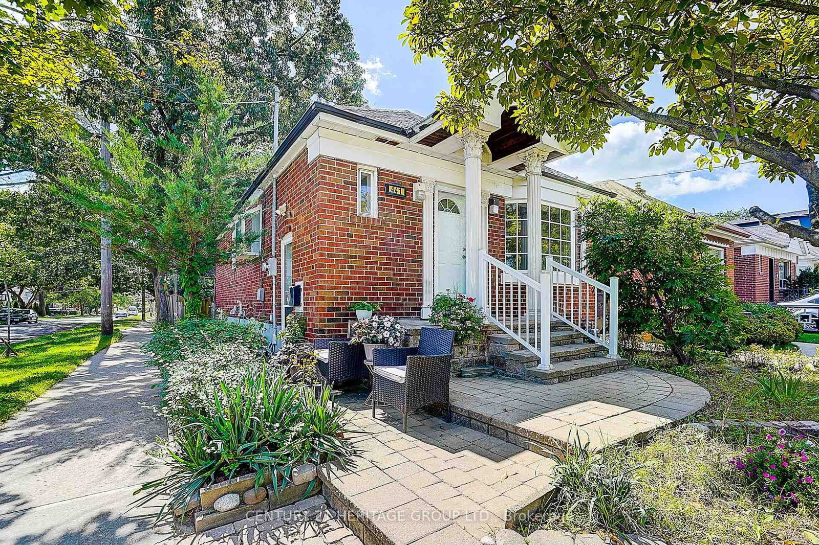 441 Rimilton Avenue • Toronto, ON photo 2